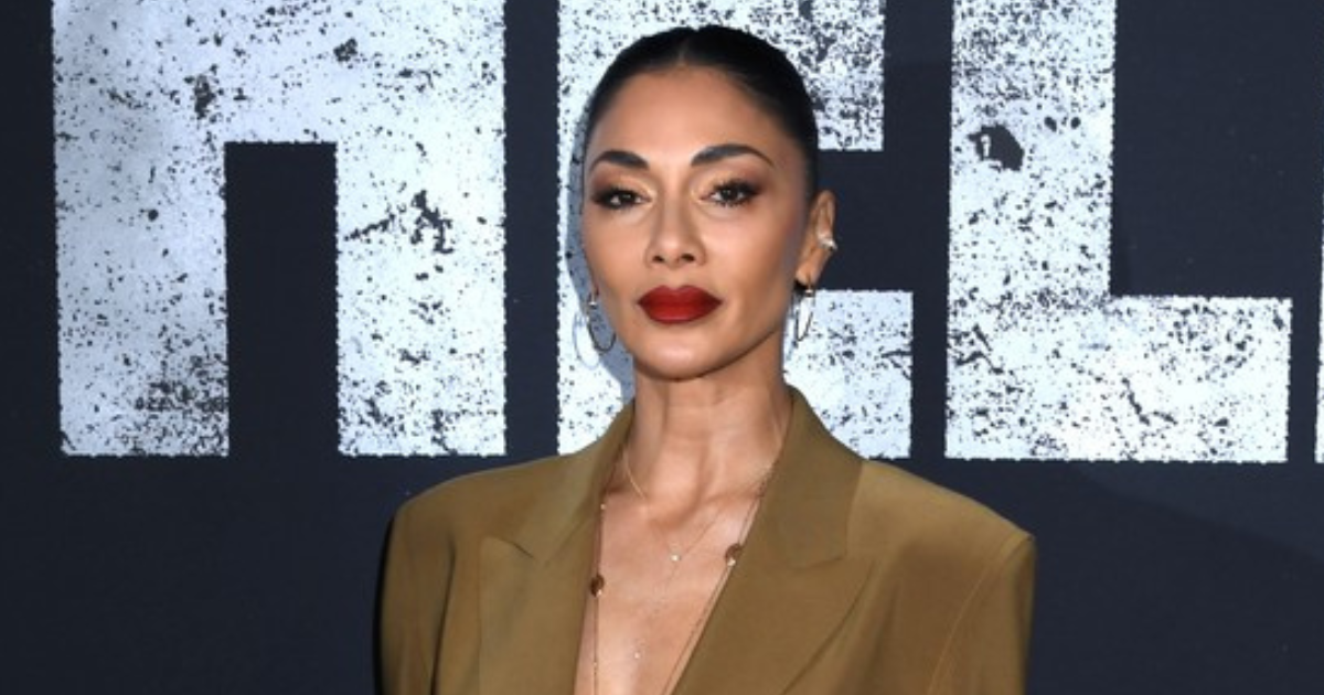 Nicole Scherzinger u bež haljini s visokim prorezom zablistala na crvenom tepihu