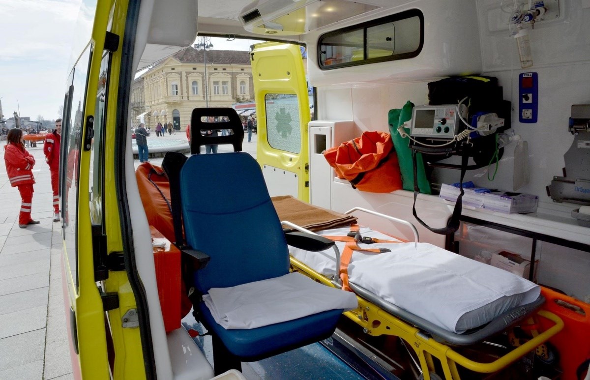 U vozilu Hitne u Slavoniji rodio se dječačić Jure