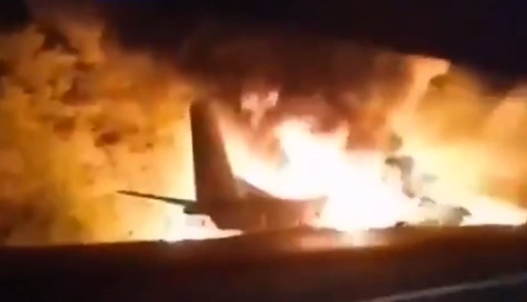 U Ukrajini se srušio vojni avion, najmanje 22 osobe poginule