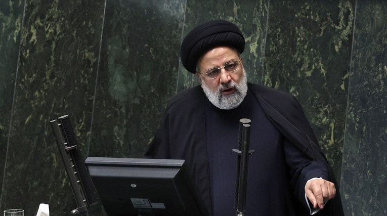 Predsjednik Irana optužio "strane neprijatelje" za trovanje učenica u 30 škola