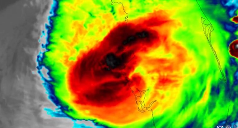 VIDEO Satelit snimio trenutak kad je uragan udario o obalu Floride