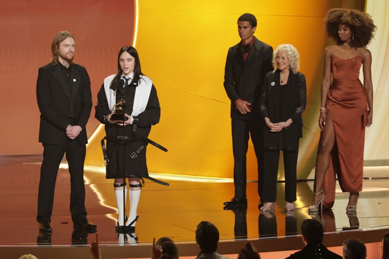 Što je Billie Eilish rekla na Grammyjima? Dio njenog govora cenzuriran na TV-u