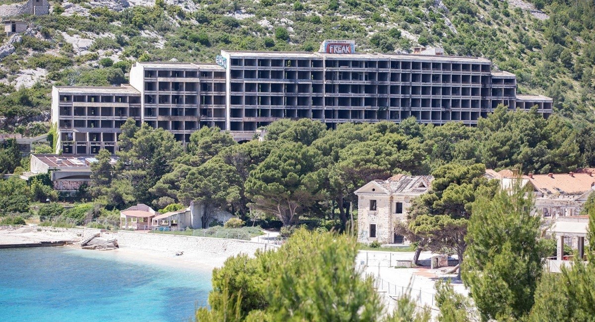 FOTO Počelo rušenje rugla kod Dubrovnika