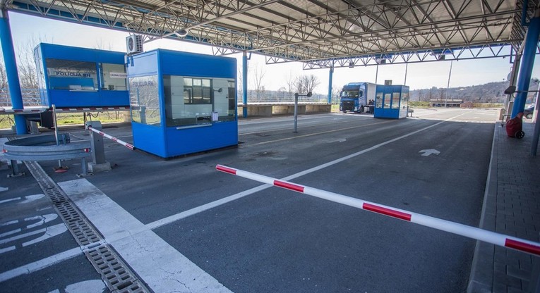 Žena iz Iloka pokušala prijeći granicu, imala je koronu