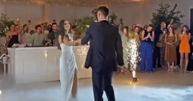 Dominik Livaković i Helena prvi ples su otplesali na Grašinu pjesmu