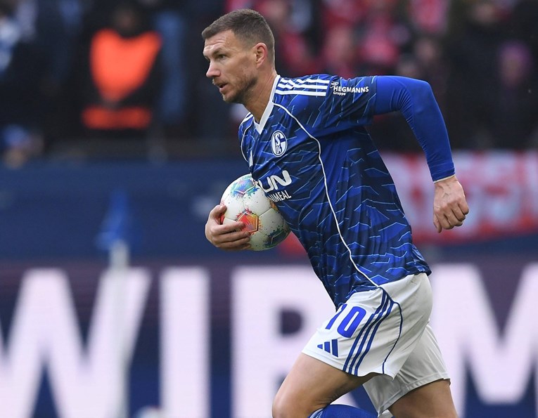 Džeko na debiju za Schalke srušio rekord star 47 godina