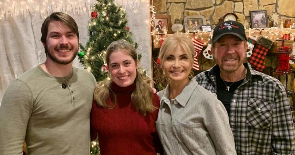 Obitelj Chucka Norrisa upozorila na lažne vijesti o njegovoj smrti