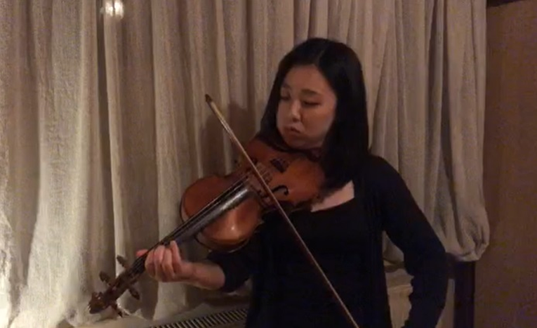 Ovako to zvuči kad glazbenica koja svira violinu od 3. godine zasvira u svom domu