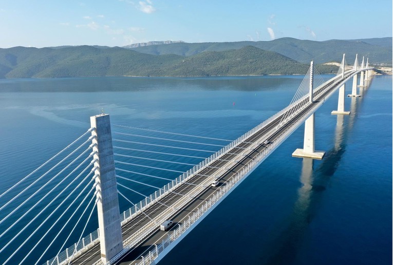Što se to događa s Pelješkim mostom? Projektant: Upozoravao sam ih prije otvaranja
