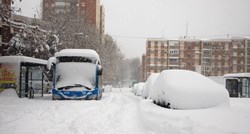 Snježna oluja poharala Španjolsku. Žena nije stigla u bolnicu, rodila u kolima Hitne