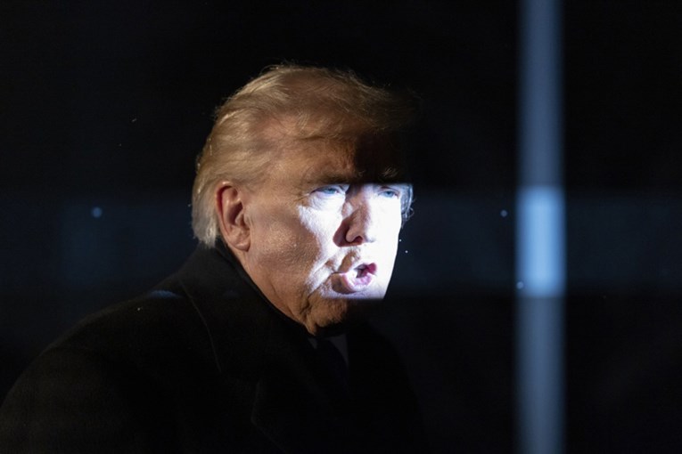 Trump: Vraćamo sankcije Rusiji čim završi kriza s Iranom