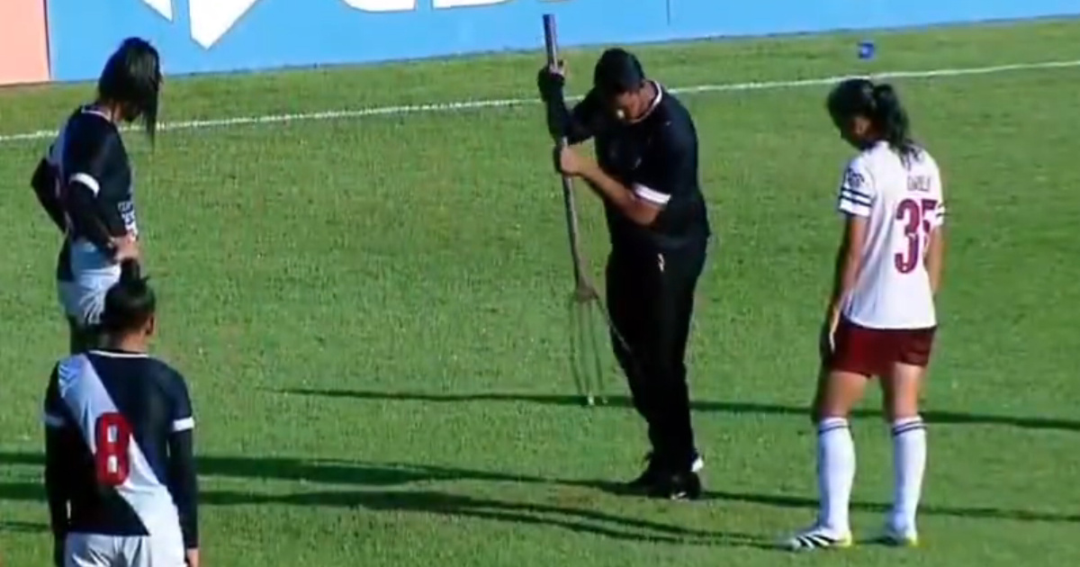 VIDEO Bizarna situacija u Brazilu. Utakmica prekinuta jer se teren napuhao