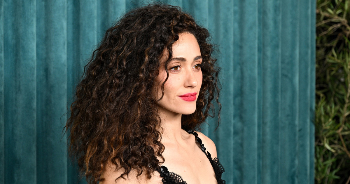 Ne možemo je se nagledati: Emmy Rossum izgledala je nevjerojatno na Emmyjima 😍