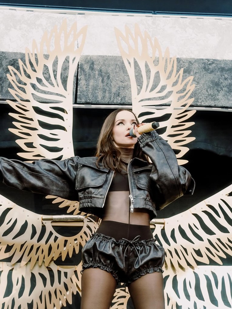 Dove Cameron novo je lice legendarnog makeup brenda