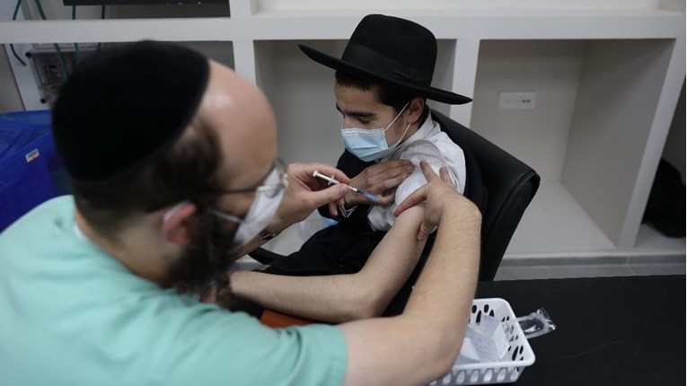 Izraelska studija: Cijepljenjem se smanjuje rizik od prijenosa virusa
