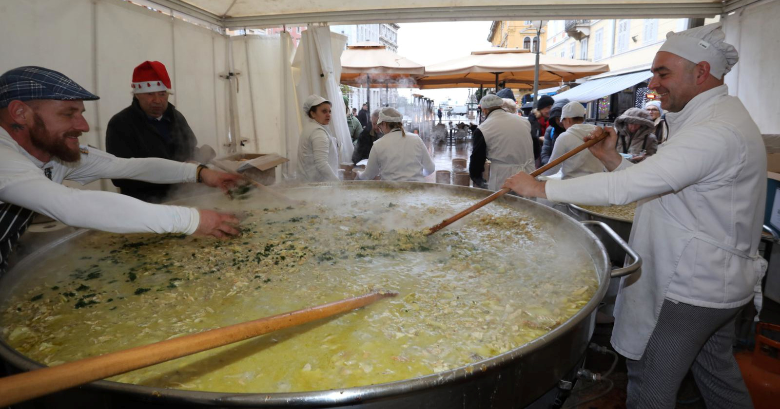 Građanima u Rijeci na Badnjak se dijeli bakalar na gulaš i na bijelo