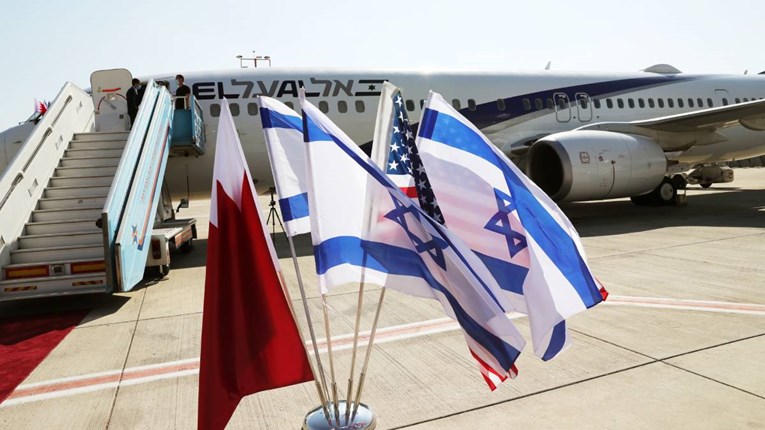 Prvi simbolični komercijalni avion iz Izraela sletio u Bahrein