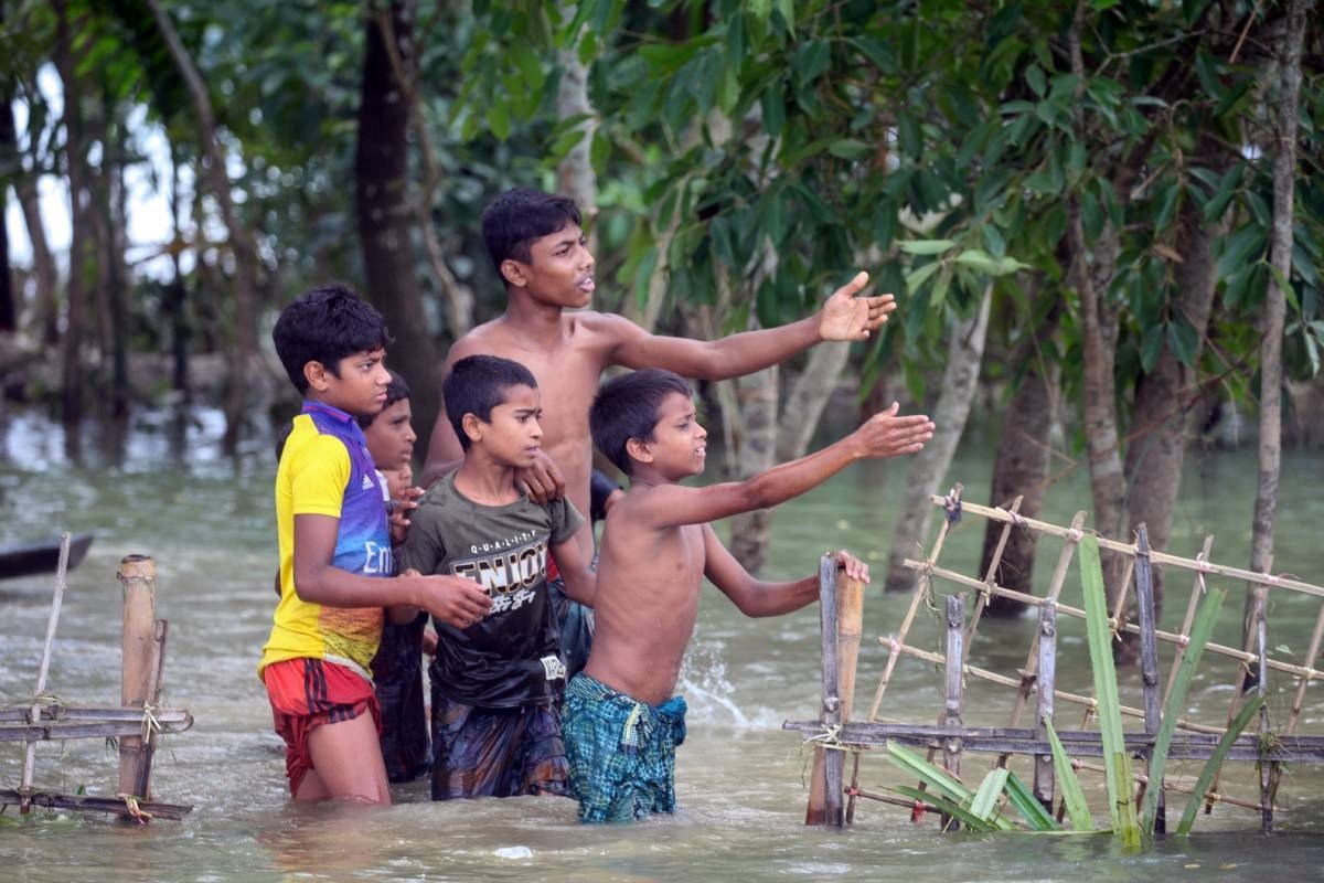 Razorne poplave u Bangladešu, u skloništima 300.000 ljudi