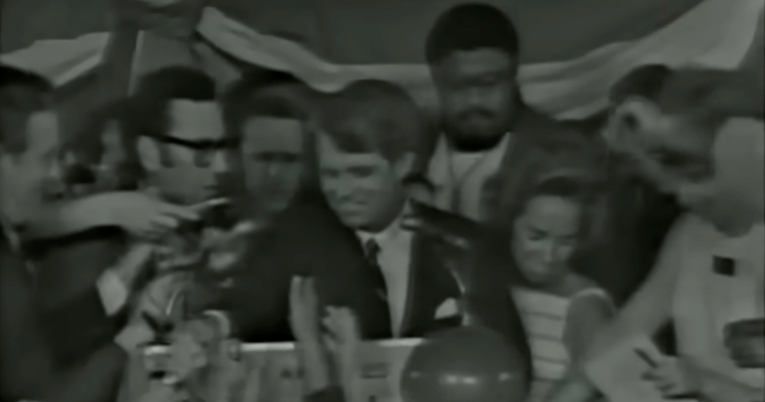 Trump objavio više od 10.000 stranica tajnih dokumenata o ubojstvu Kennedyjevog brata