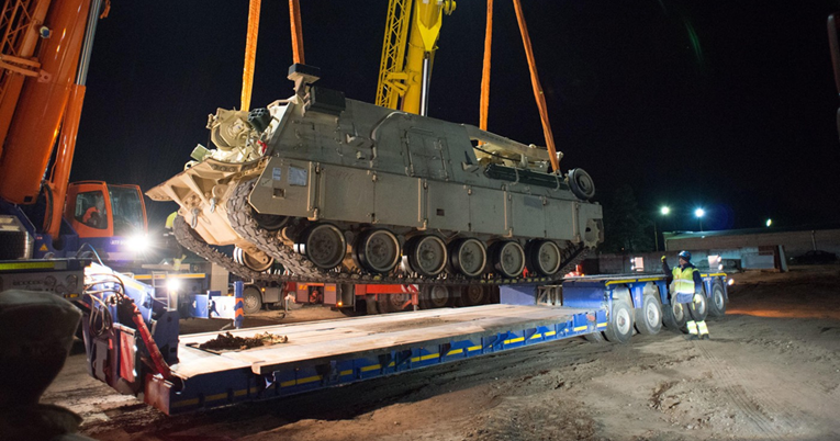 Oklopno vozilo nestalih američkih vojnika pronađeno u vodi, ali njih nema