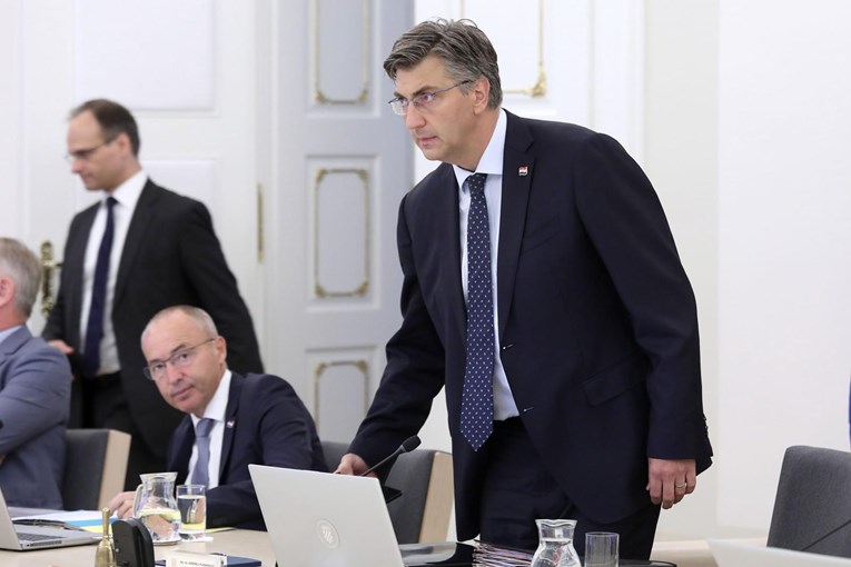 U vladi izbio sukob između HNS-a i HDZ-a, Plenković odbrusio Kujundžiću i Divjak