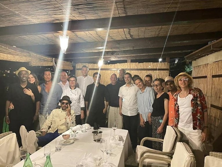 Holivudske zvijezde večerale u restoranu u Zatonu, fotkali se s osobljem