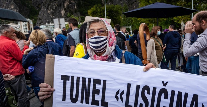 Pobuna u Omišu: Opet blokirali Magistralu, hitno traže probijanje tunela