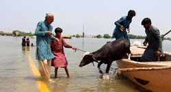 Šef UN-a pozvao na "masovnu pomoć" Pakistanu zbog katastrofalnih poplava