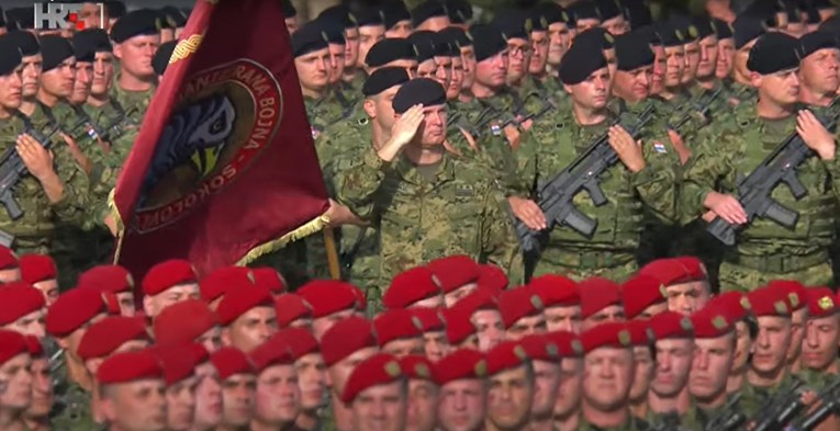 Milanović dao zapovijed da krene mimohod, Vukovarskom prolaze pješačke jedinice