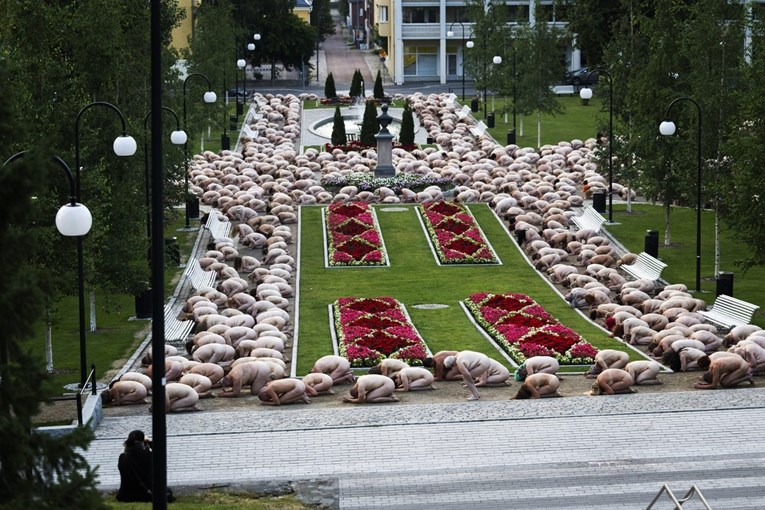 Tisuću nudista golo poziralo na ulicama Finske
