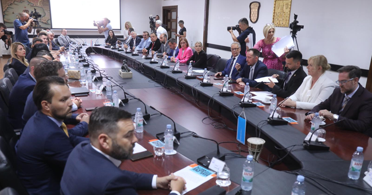 Novinar tvrdi da je pregledao listiće iz Splita. Oglasio se Grad