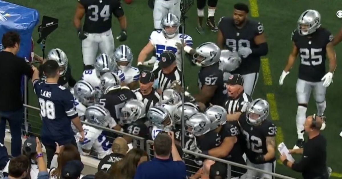 VIDEO Velika tučnjava u NFL-u, sudac završio krvave brade