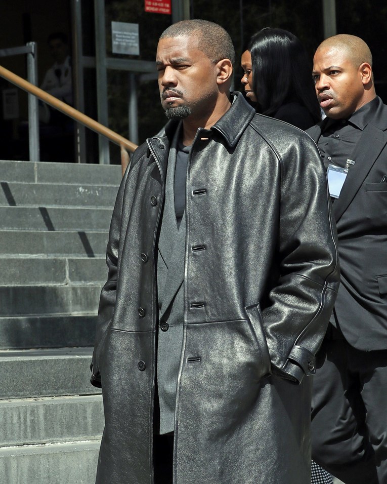 "Zijevao je, zatvarao oči i glava mu je klonula": Kanye West skoro zaspao na suđenju