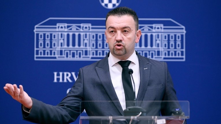 Suverenist: Otjerano je 400 tisuća Hrvata, a uvezeno 200 tisuća stranih radnika