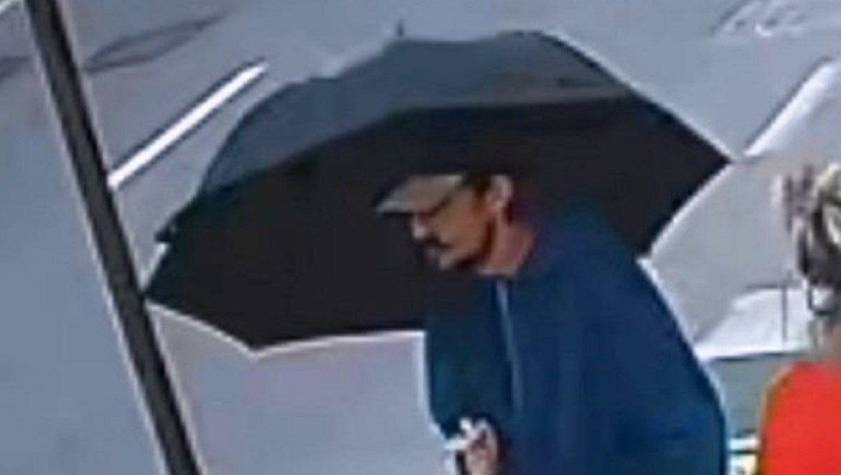 FOTO Prepoznajete li ovog muškarca? Policija ga traži