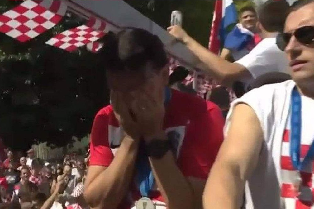 Dalić je gledao masu i zaplakao na dočeku