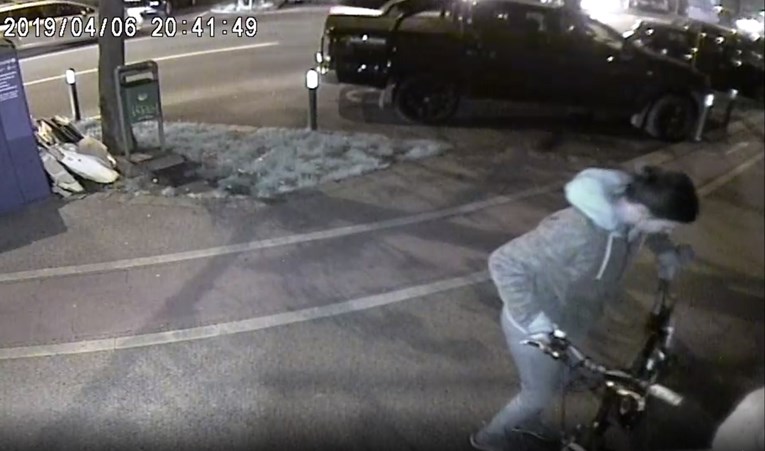 VIDEO Dostavljaču u centru Zagreba ukrala bicikl. Prepoznajete li kradljivicu?