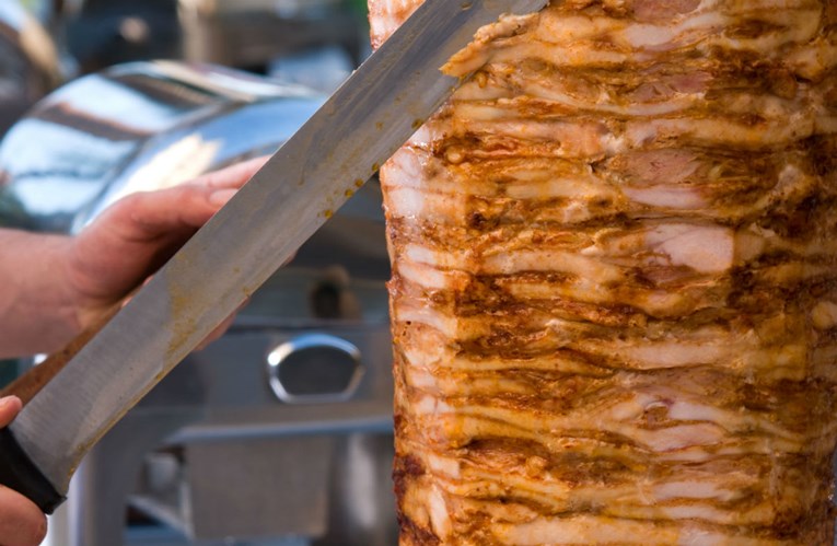 Hrvati su ipak jeli zaraženi kebab. Inspekcija otkrila koliko ga je pojedeno
