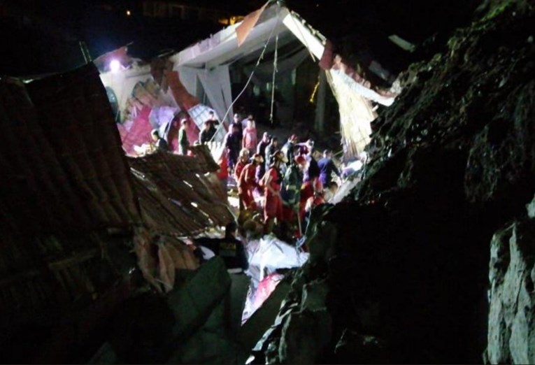U Peruu najmanje 15 mrtvih. Blatna bujica uništila je hotel tijekom svadbe