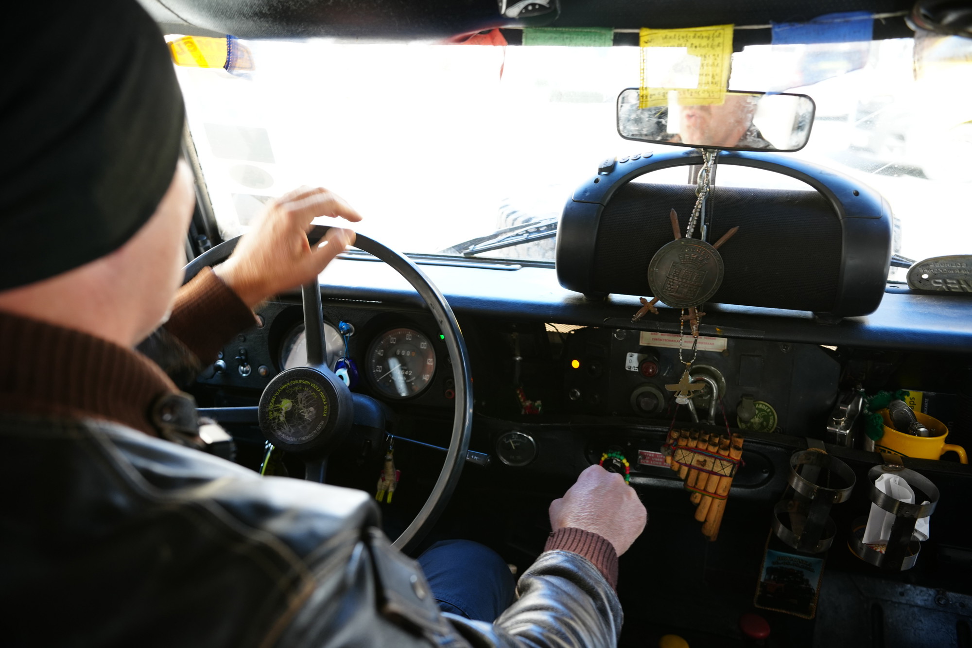VIDEO Vozili smo se Zagrebom u autu starom 42 godine. Čuli smo hrpu zanimljivih priča