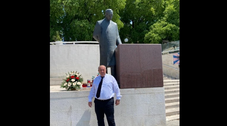 FOTO Kerum pozirao kod spomenika Tuđmanu: Evo mene kod mog Franje