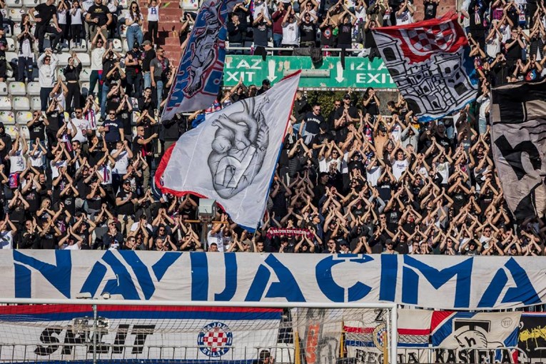 Što se krije iza poruke koju je Torcida podigla na utakmici s Lokomotivom?