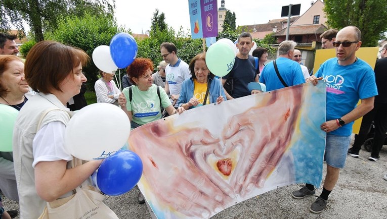 U Varaždinu istovremeno održani Hod za život i kontraprosvjed
