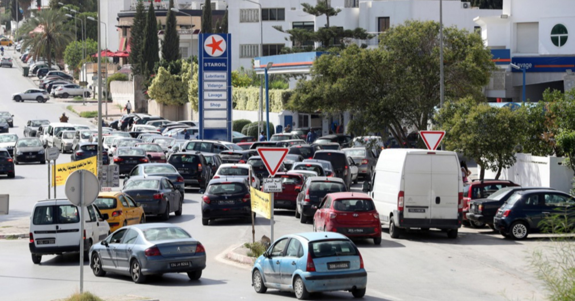Štrajk vozača cisterni stvorio kilmetarske kolone u Tunisu. Zemlja ostaje bez goriva
