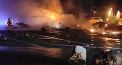 VIDEO U Kaliforniji se usred grada srušio manji avion, nema preživjelih