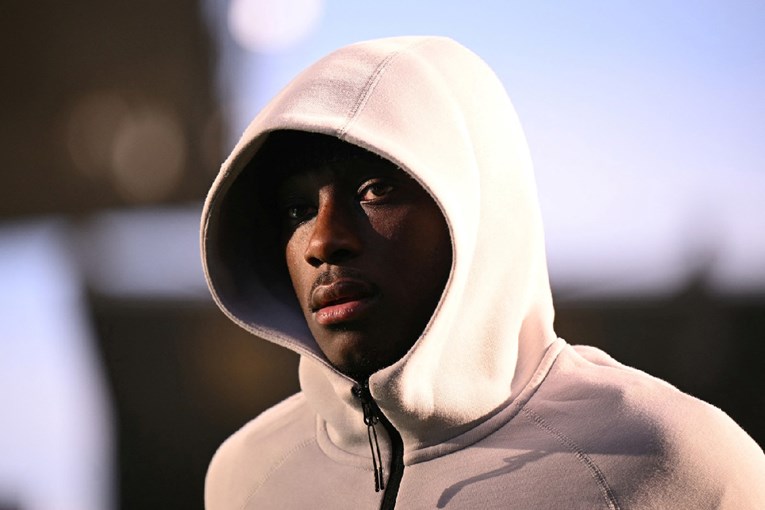 FOTO Francuski napadač imao nesreću. Pukla mu guma, slupao Ferrari od pola mil. eura