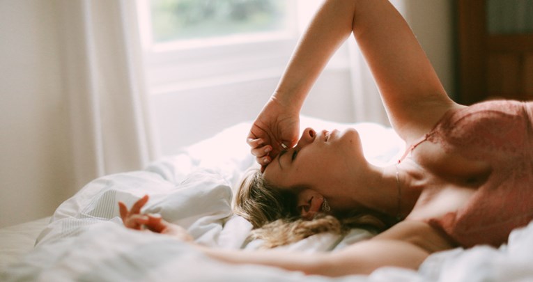 Osam stvari koje zdravstveni stručnjaci nikada ne rade prije odlaska na spavanje