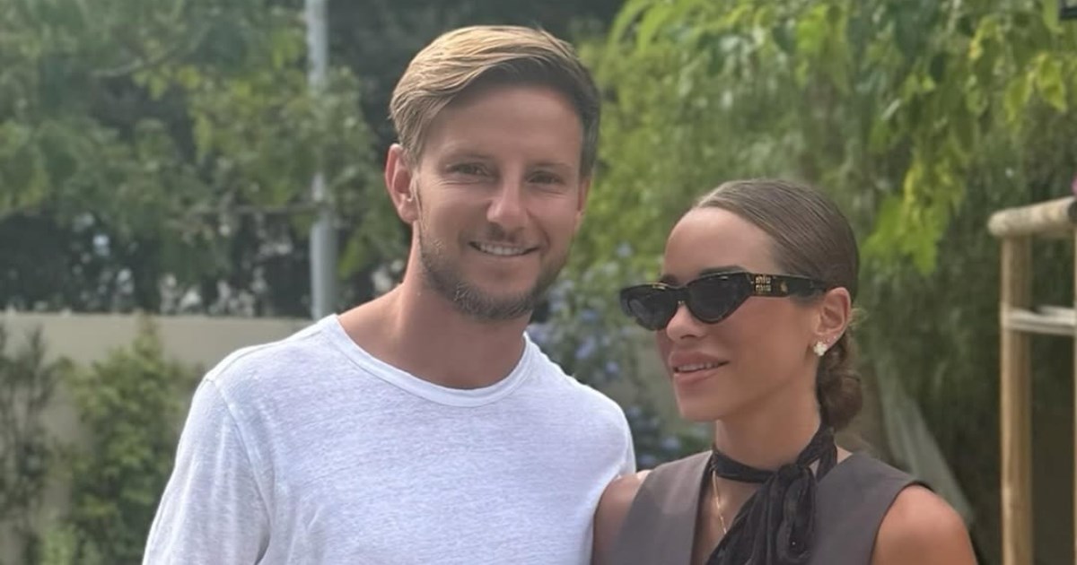 Rakitićeva Raquel gradom prošetala u minici kojom je istaknula preplanule noge