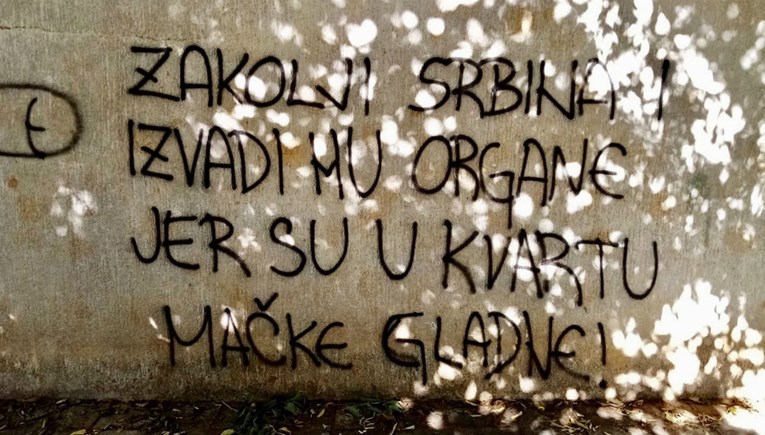 FOTO U Zadru osvanuo grafit: "Zakolji Srbina, izvadi mu organe"