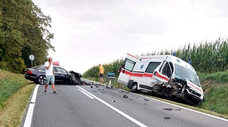 Kod Bjelovara se sudarili auto i sanitetsko vozilo, vozač auta bio pijan